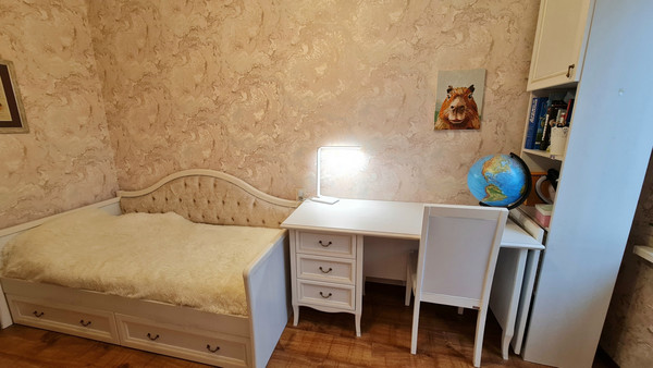 Продам двухкомнатную (2-комн.) квартиру, Энтузиастов ш, 100к4, Москва г