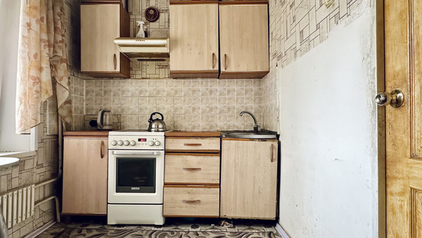 Продам трехкомнатную (3-комн.) квартиру, Молодогвардейцев ул, 35А, Челябинск г