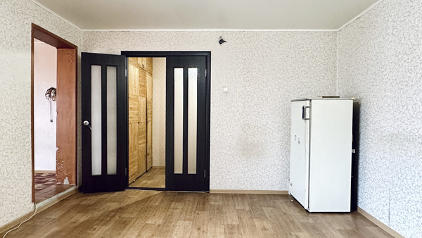 Продам трехкомнатную (3-комн.) квартиру, Молодогвардейцев ул, 35А, Челябинск г