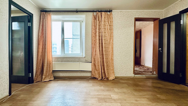 Продам трехкомнатную (3-комн.) квартиру, Молодогвардейцев ул, 35А, Челябинск г