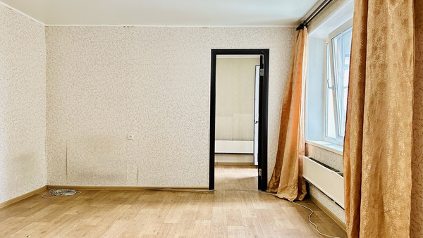 Продам трехкомнатную (3-комн.) квартиру, Молодогвардейцев ул, 35А, Челябинск г