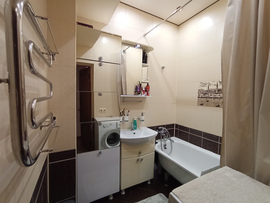 Продам трехкомнатную (3-комн.) квартиру, Ленина ул, 178к1, Анапа г