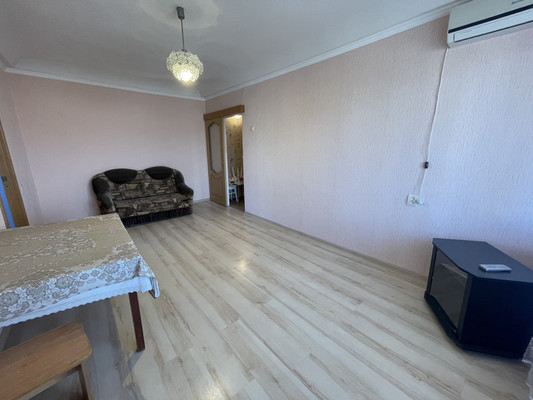 Продам трехкомнатную (3-комн.) квартиру, 2-я Краснодарская ул, 149/4, Ростов-на-Дону г