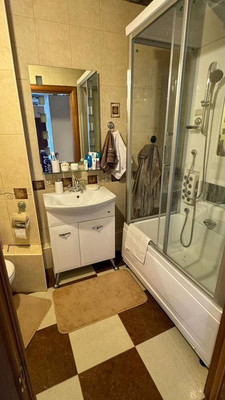 Продам трехкомнатную (3-комн.) квартиру, Таганрогская ул, 126/2, Ростов-на-Дону г