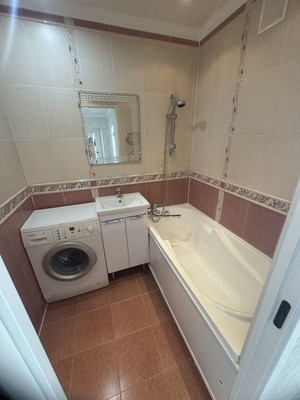 Продам двухкомнатную (2-комн.) квартиру, Комарова б-р, 24, Ростов-на-Дону г