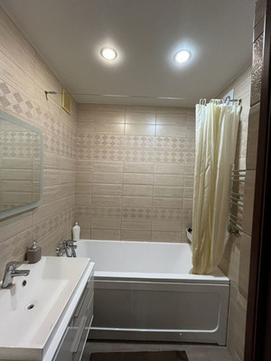 Продам двухкомнатную (2-комн.) квартиру, Космонавтов пр-кт, 15, Ростов-на-Дону г