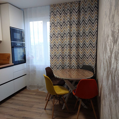 Продам трехкомнатную (3-комн.) квартиру, Ленинский пр-кт, 100ак2, Санкт-Петербург г