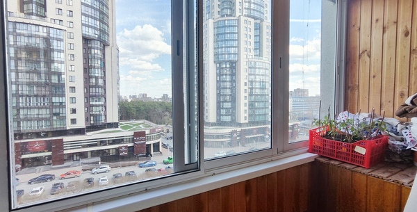 Продам однокомнатную (1-комн.) квартиру, Шейнкмана ул, 122, Екатеринбург г