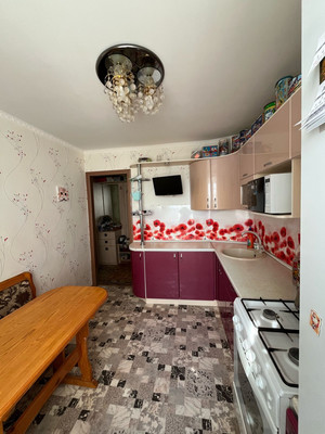 Продам трехкомнатную (3-комн.) квартиру, 34-й мкр, 8кб, Октябрьский г