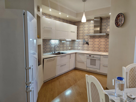 Продам многокомнатную квартиру, Сибгата Хакима ул, 41, Казань г