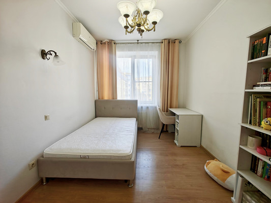 Продам многокомнатную квартиру, Сибгата Хакима ул, 41, Казань г