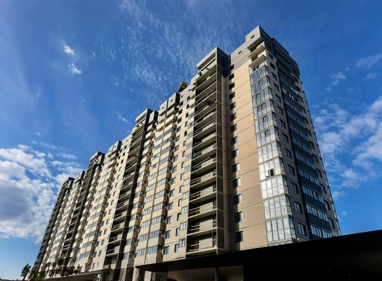 Продам трехкомнатную (3-комн.) квартиру, Западный Обход ул, 65, Краснодар г
