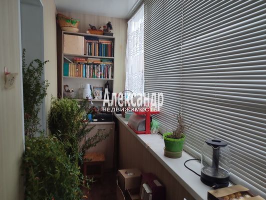 Продам трехкомнатную (3-комн.) квартиру, Богумиловская ул, 15, Ломоносов г