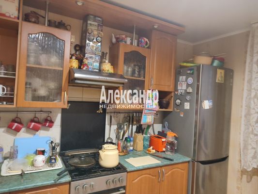 Продам трехкомнатную (3-комн.) квартиру, Богумиловская ул, 15, Ломоносов г