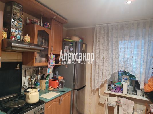 Продам трехкомнатную (3-комн.) квартиру, Богумиловская ул, 15, Ломоносов г