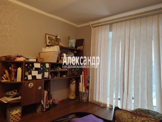 Продам трехкомнатную (3-комн.) квартиру, Богумиловская ул, 15, Ломоносов г