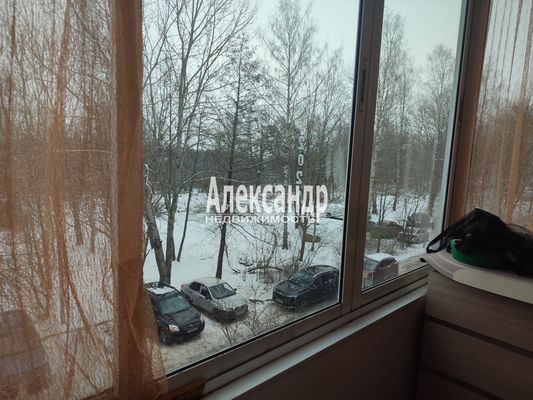 Продам трехкомнатную (3-комн.) квартиру, Богумиловская ул, 15, Ломоносов г