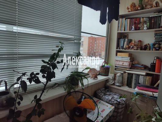 Продам трехкомнатную (3-комн.) квартиру, Богумиловская ул, 15, Ломоносов г