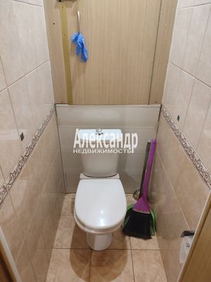 Продам трехкомнатную (3-комн.) квартиру, Богумиловская ул, 15, Ломоносов г