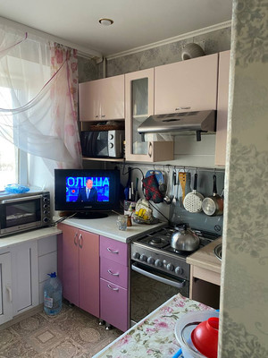 Продам трехкомнатную (3-комн.) квартиру, 35-й мкр, 10, Октябрьский г