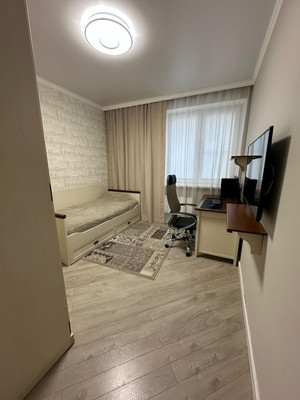Продам трехкомнатную (3-комн.) квартиру, Зеленые аллеи б-р, 3, Видное г