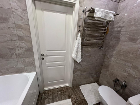 Продам трехкомнатную (3-комн.) квартиру, Зеленые аллеи б-р, 3, Видное г