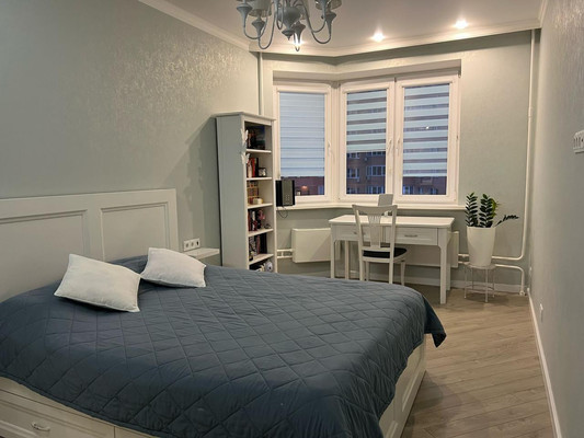 Продам трехкомнатную (3-комн.) квартиру, Зеленые аллеи б-р, 3, Видное г