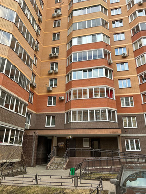 Продам трехкомнатную (3-комн.) квартиру, Зеленые аллеи б-р, 3, Видное г