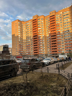 Продам трехкомнатную (3-комн.) квартиру, Зеленые аллеи б-р, 3, Видное г