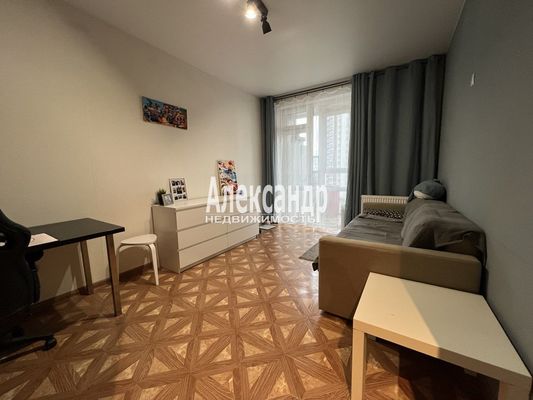 Продам однокомнатную (1-комн.) квартиру, Менделеева б-р, 3, Мурино п