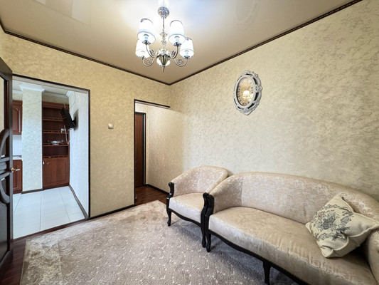 Продам трехкомнатную (3-комн.) квартиру, Шогенцукова пр-кт, 34, Нальчик г