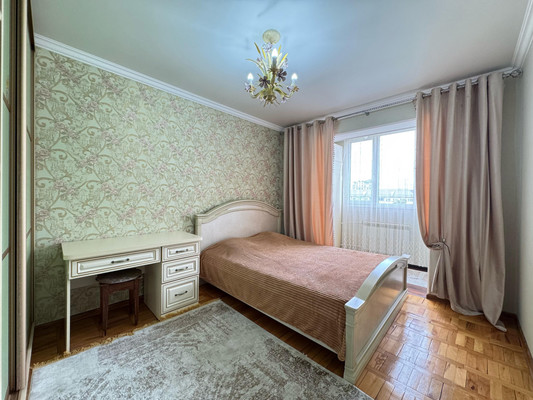 Продам трехкомнатную (3-комн.) квартиру, Шогенцукова пр-кт, 34, Нальчик г