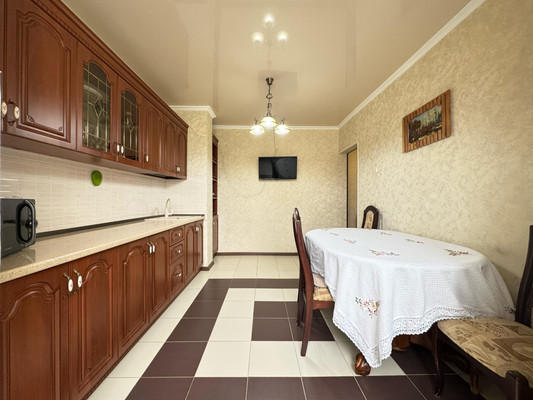 Продам трехкомнатную (3-комн.) квартиру, Шогенцукова пр-кт, 34, Нальчик г