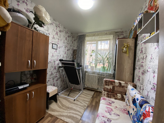 Продам трехкомнатную (3-комн.) квартиру, Гризодубовой ул, 48, Ростов-на-Дону г