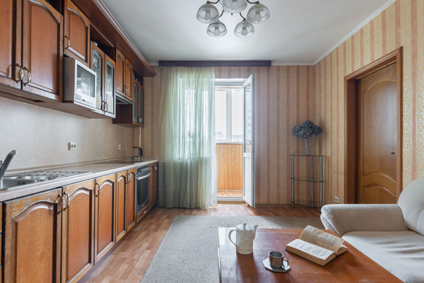 Продам однокомнатную (1-комн.) квартиру, Авиаконструкторов пр-кт, 42к3, Санкт-Петербург г