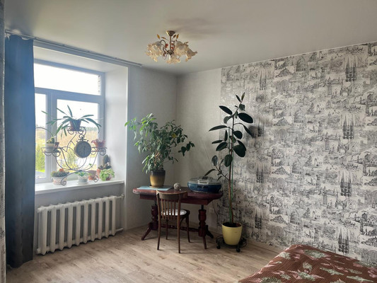 Продам двухкомнатную (2-комн.) квартиру, Рощинская ул, 19, Гатчина г