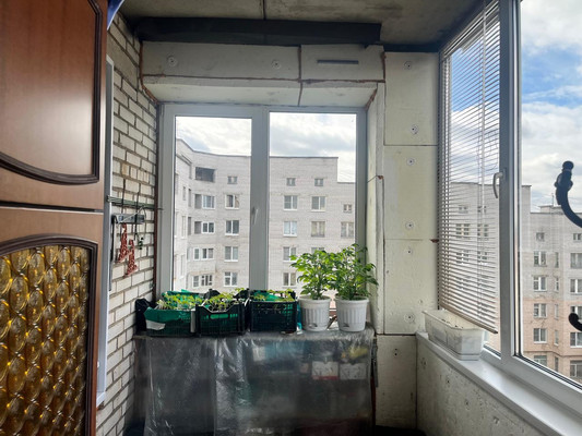 Продам двухкомнатную (2-комн.) квартиру, Рощинская ул, 19, Гатчина г