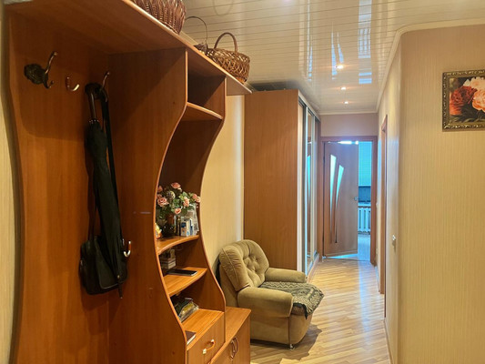 Продам двухкомнатную (2-комн.) квартиру, Рощинская ул, 19, Гатчина г