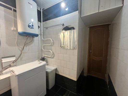 Продам двухкомнатную (2-комн.) квартиру, Рощинская ул, 19, Гатчина г