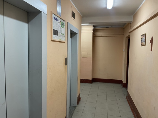 Продам трехкомнатную (3-комн.) квартиру, Воинов-Интернационалистов ул, 15, Люберцы г