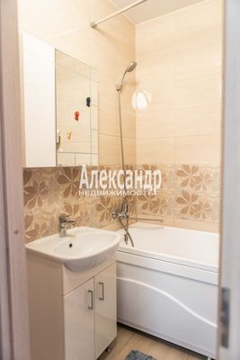 Продам двухкомнатную (2-комн.) квартиру, Лётчика Лихолетова ул, 14к2, Санкт-Петербург г