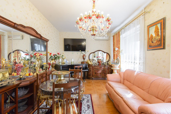Продам трехкомнатную (3-комн.) квартиру, Туполева ул, 9/2, Ростов-на-Дону г