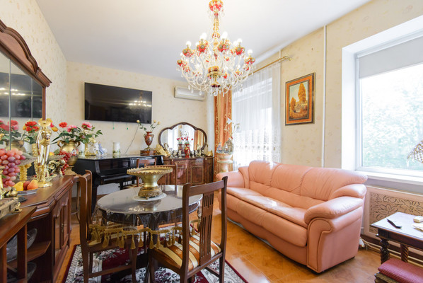 Продам трехкомнатную (3-комн.) квартиру, Туполева ул, 9/2, Ростов-на-Дону г