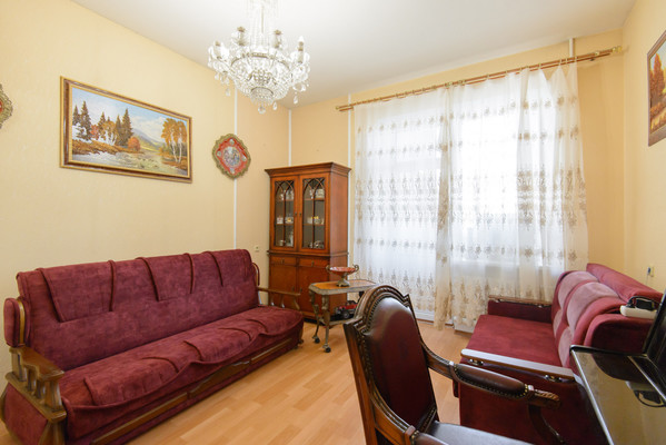 Продам трехкомнатную (3-комн.) квартиру, Туполева ул, 9/2, Ростов-на-Дону г