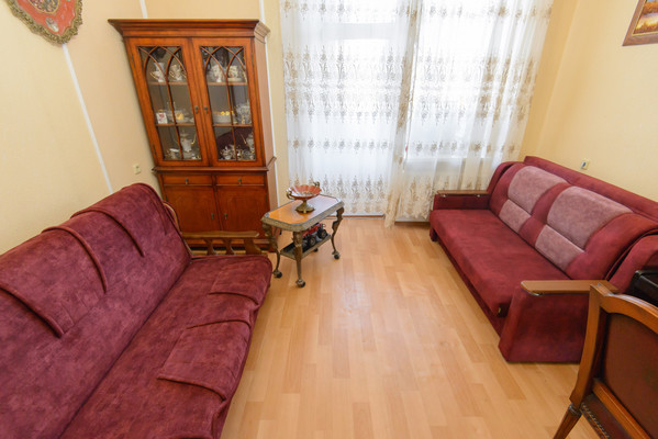 Продам трехкомнатную (3-комн.) квартиру, Туполева ул, 9/2, Ростов-на-Дону г