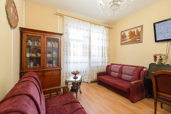 Продам трехкомнатную (3-комн.) квартиру, Туполева ул, 9/2, Ростов-на-Дону г