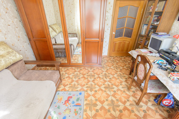 Продам трехкомнатную (3-комн.) квартиру, Туполева ул, 9/2, Ростов-на-Дону г