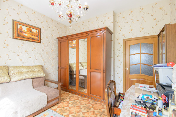 Продам трехкомнатную (3-комн.) квартиру, Туполева ул, 9/2, Ростов-на-Дону г