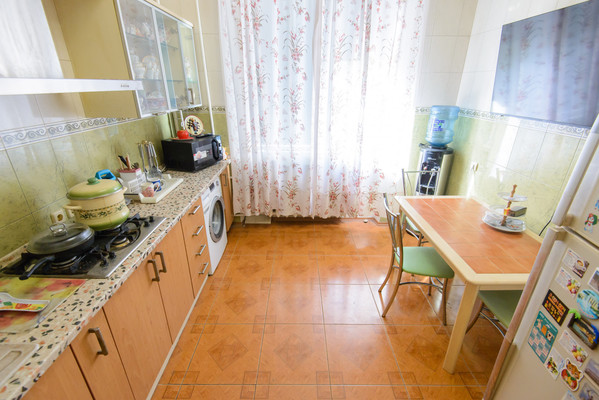 Продам трехкомнатную (3-комн.) квартиру, Туполева ул, 9/2, Ростов-на-Дону г