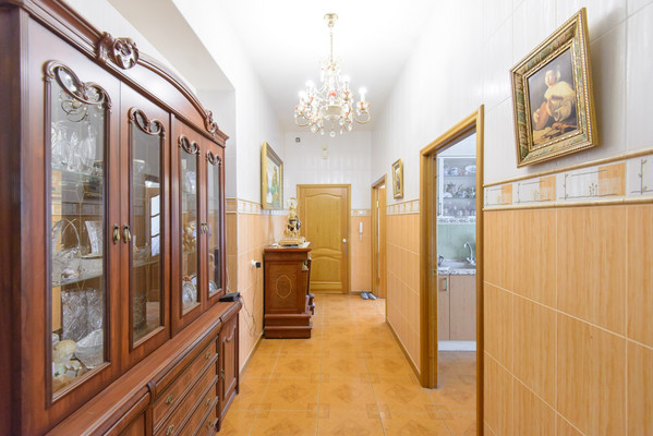 Продам трехкомнатную (3-комн.) квартиру, Туполева ул, 9/2, Ростов-на-Дону г